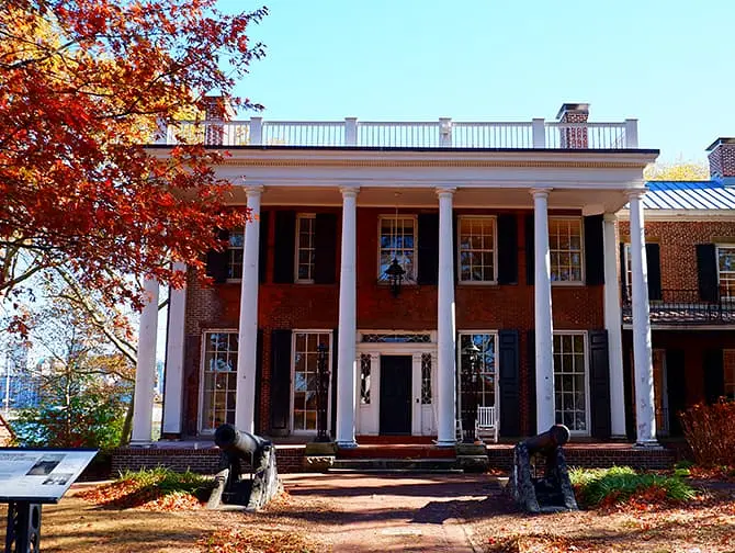 New York Walking Routes - Governors Island Impression
