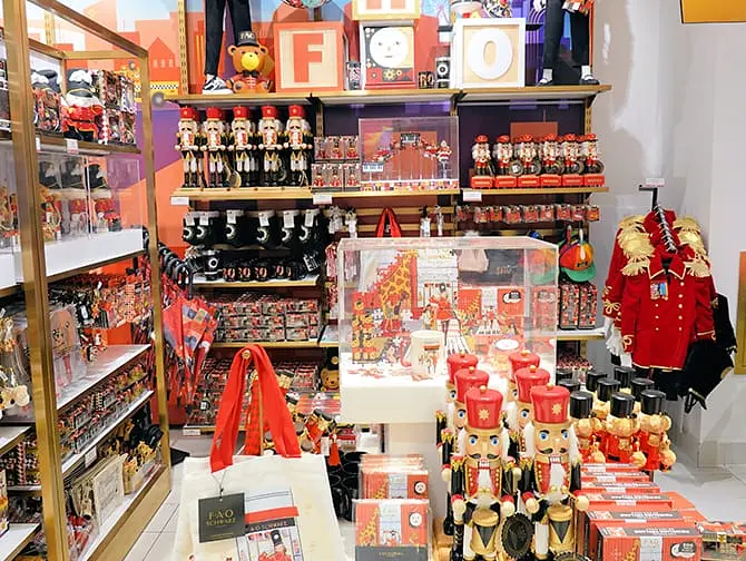 FAO Schwarz in New York - Departments