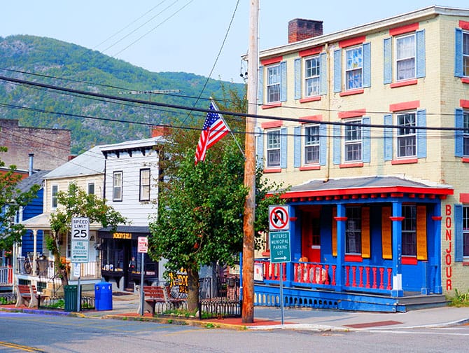 Small Town America: Day Trip to Cold Spring near New York