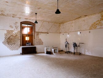 Ellis Island Hard Hat Tour in New York - Tour through the Abandoned Hospital