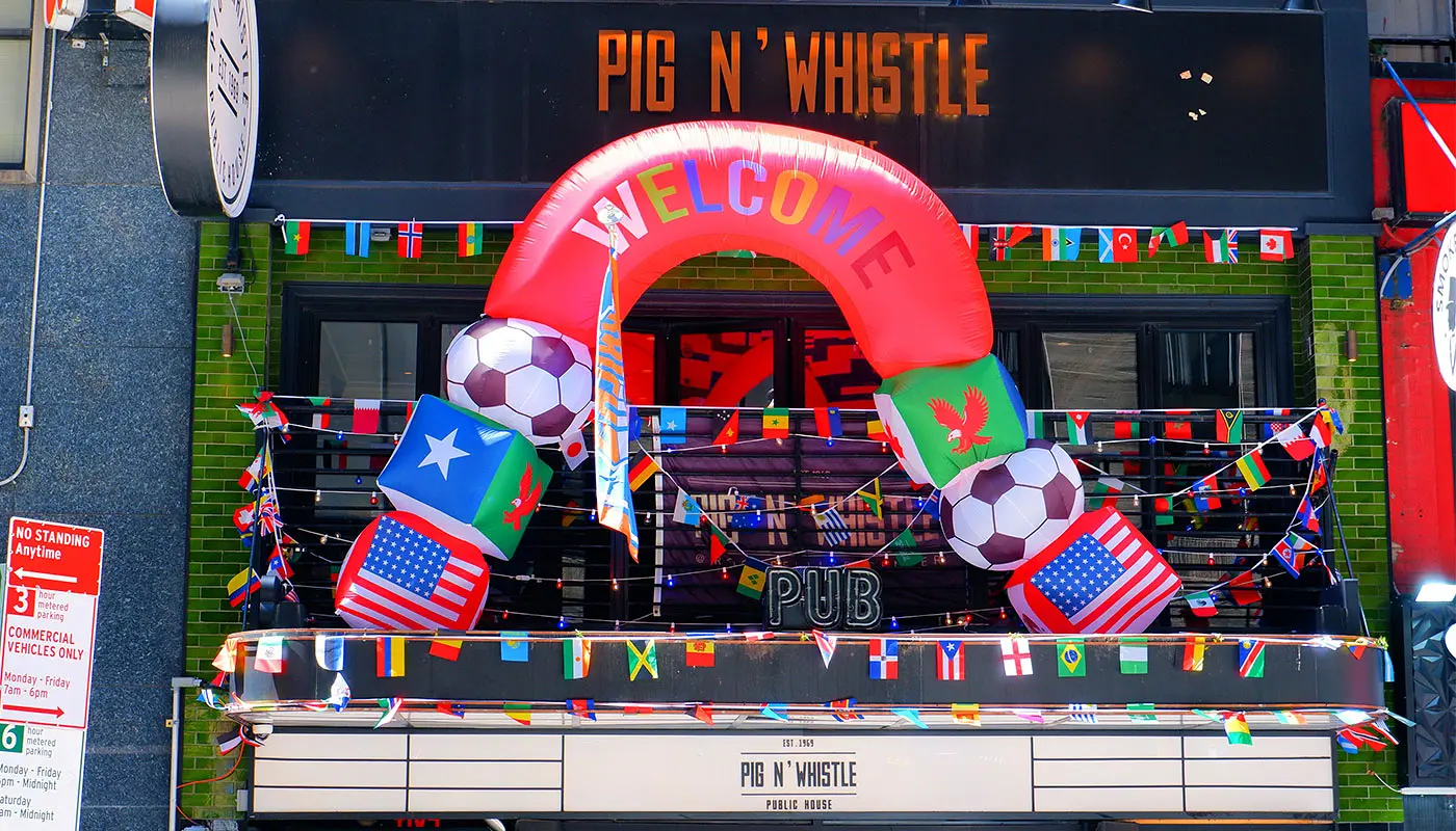 Best Sports Bars in New York - Pig 'n Whistle
