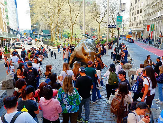 Charging Bull Statue in New York - Popular Sight in the Financial Disctrict